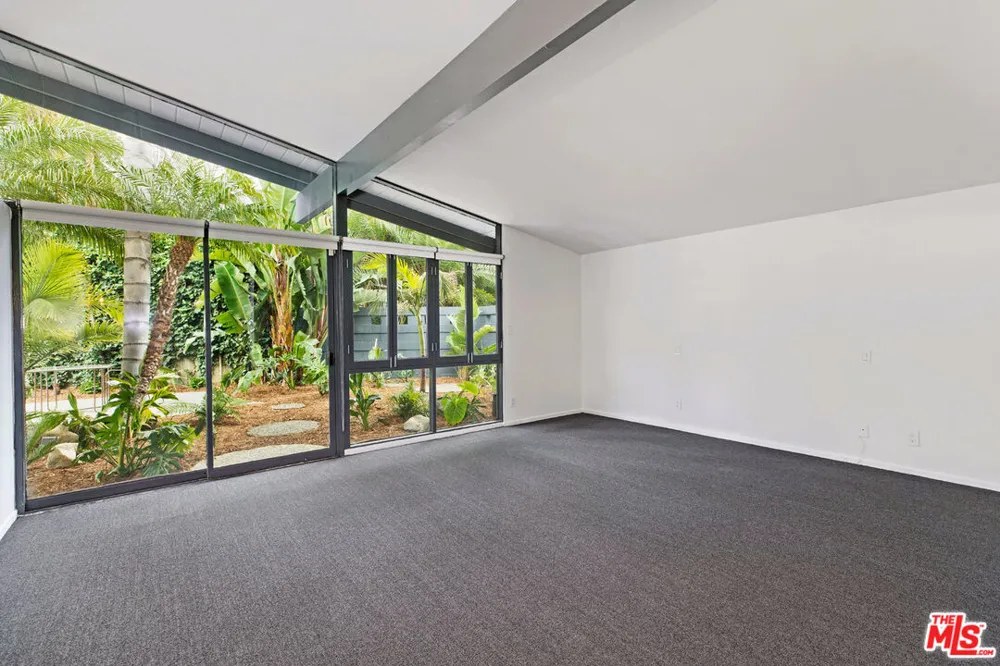 7560 Lolina Lane Los Angeles, CA 90046