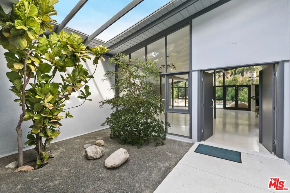 7560 Lolina Lane Los Angeles, CA 90046