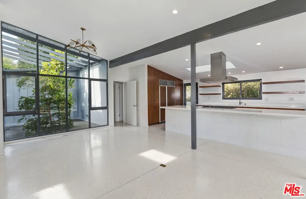 7560 Lolina Lane Los Angeles, CA 90046