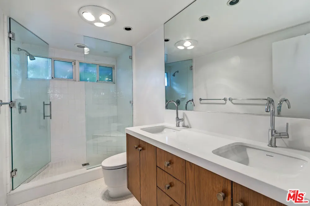 7560 Lolina Lane Los Angeles, CA 90046