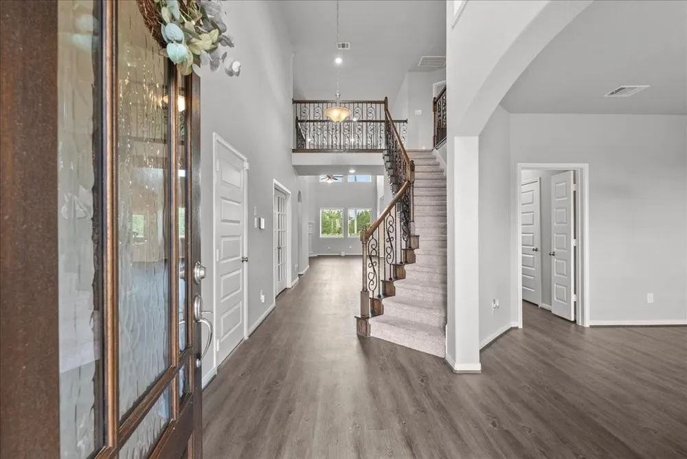 1833 Kenley Way Alvin, TX 77511