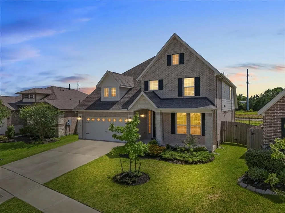 1833 Kenley Way Alvin, TX 77511