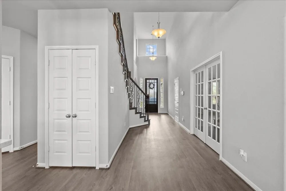 1833 Kenley Way Alvin, TX 77511