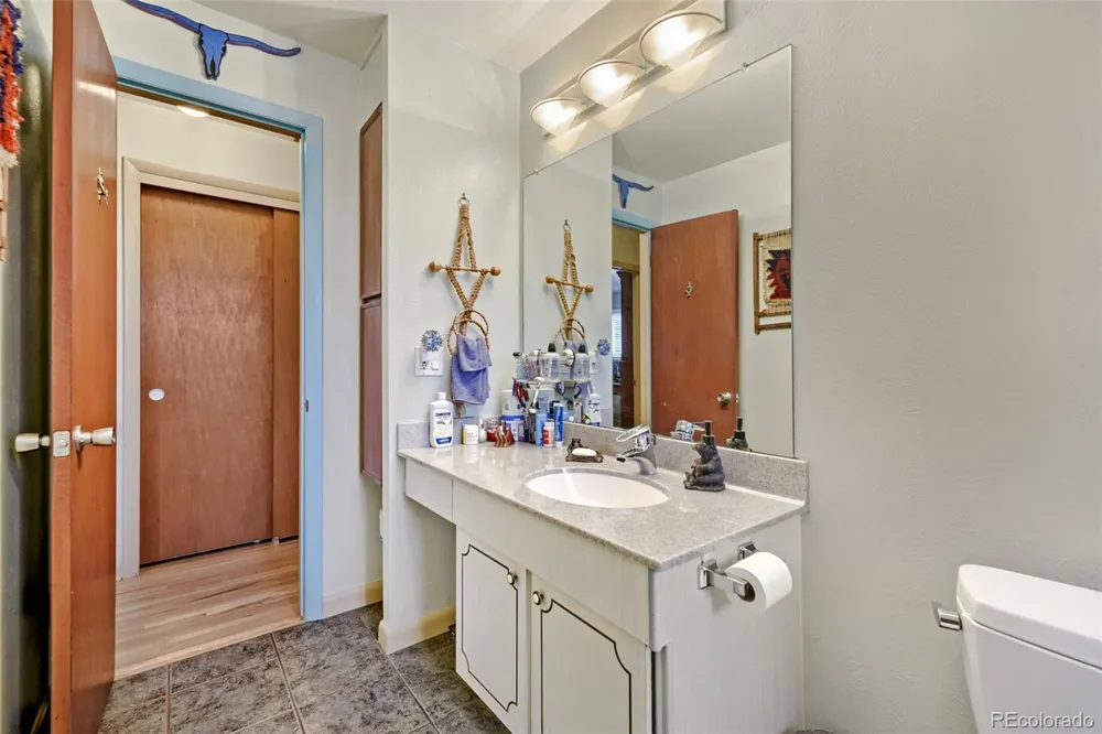 9471 W Tennessee Avenue Lakewood, CO 80226