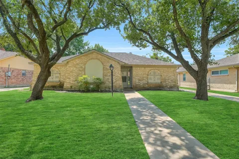 11715 Brighton Lane