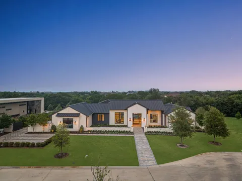 1702 Cypress Way