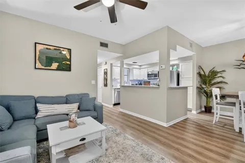 210 Oak Bay Street #504