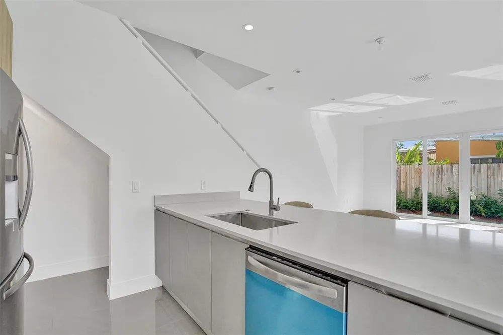 815 NE 17th Avenue #5 Fort Lauderdale, FL 33304
