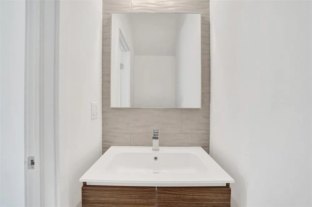 815 NE 17th Avenue #5 Fort Lauderdale, FL 33304