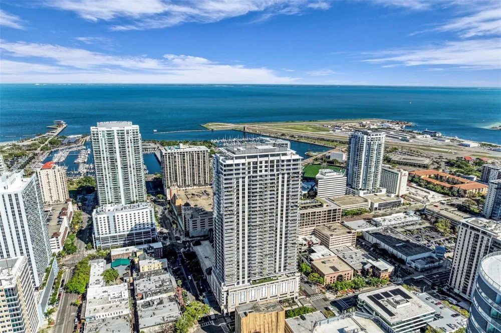 275 1ST AVENUE S #2204 St Petersburg, FL 33701