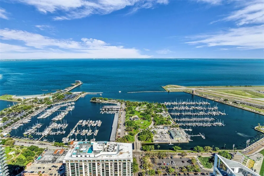 275 1ST AVENUE S #2204 St Petersburg, FL 33701