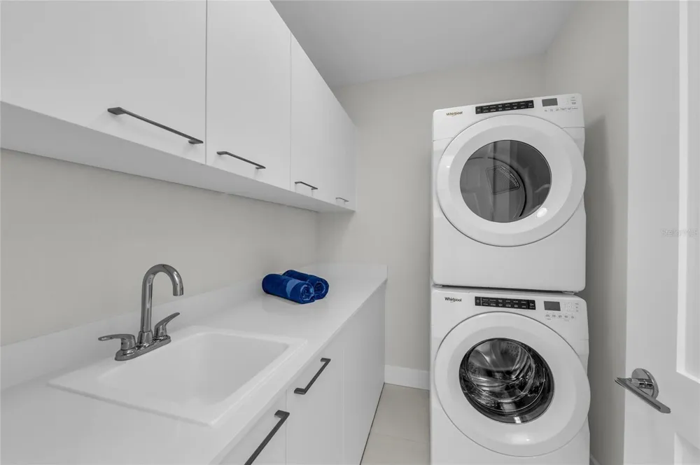 275 1ST AVENUE S #2204 St Petersburg, FL 33701