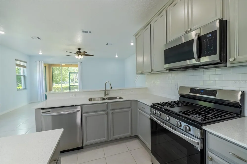 5732 SPOTTED HARRIER WAY Lithia, FL 33547
