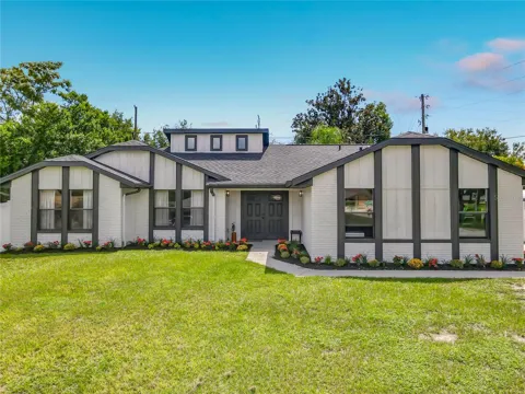 2121 ARROWHEAD AVENUE