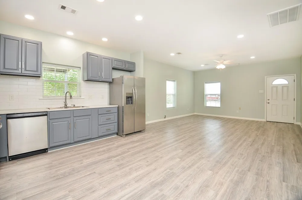 24719 Roscommon Hempstead, TX 77445