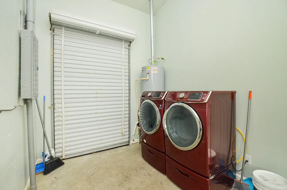 24719 Roscommon Hempstead, TX 77445