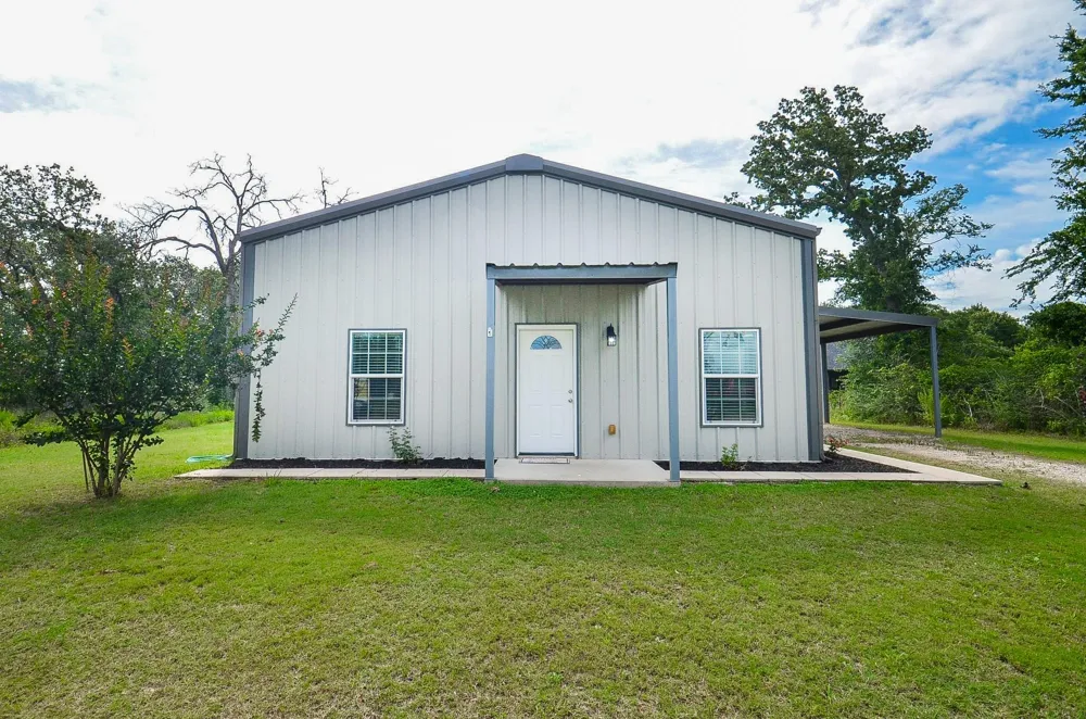 24719 Roscommon Hempstead, TX 77445