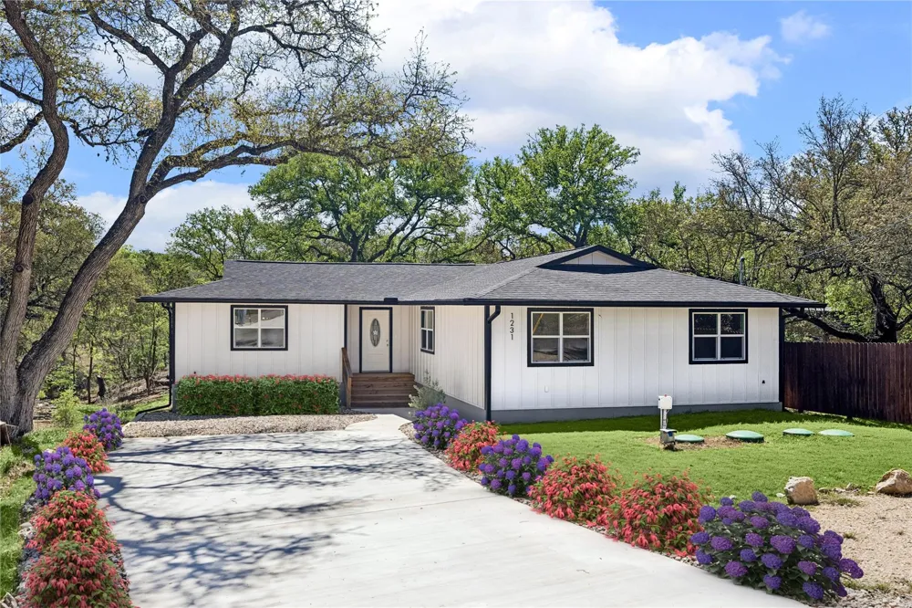 1231 Lavaca Canyon Lake, TX 78133