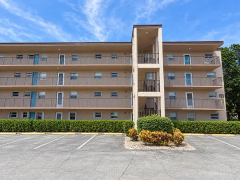 729 LORI DRIVE #202
