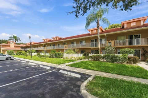 5876 REGAL GLEN DRIVE #201