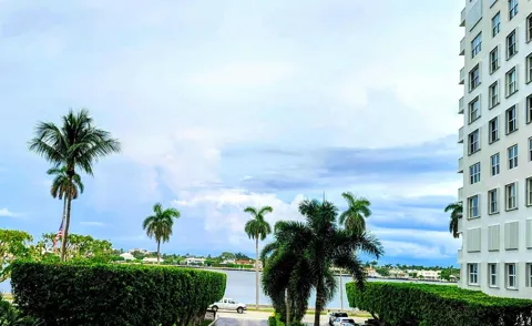 1801 S FLAGLER DRIVE #208