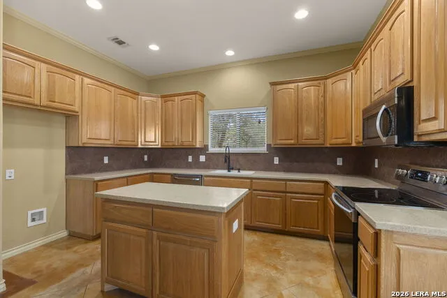 448 Western Bandera, TX 78003