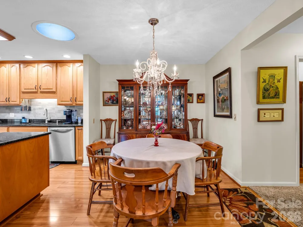 31 Willow Way Hendersonville, NC 28739