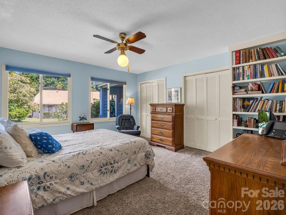 31 Willow Way Hendersonville, NC 28739