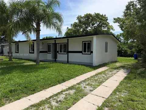 260 NE 42nd Ct