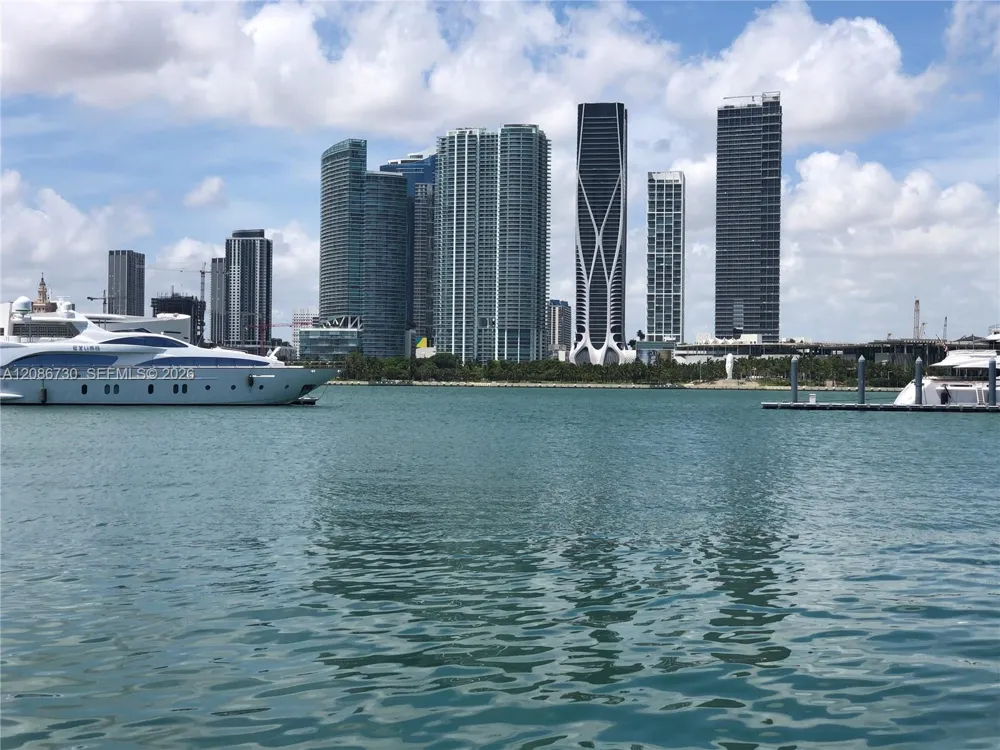 900 Biscayne Blvd #3502 Miami, FL 33132