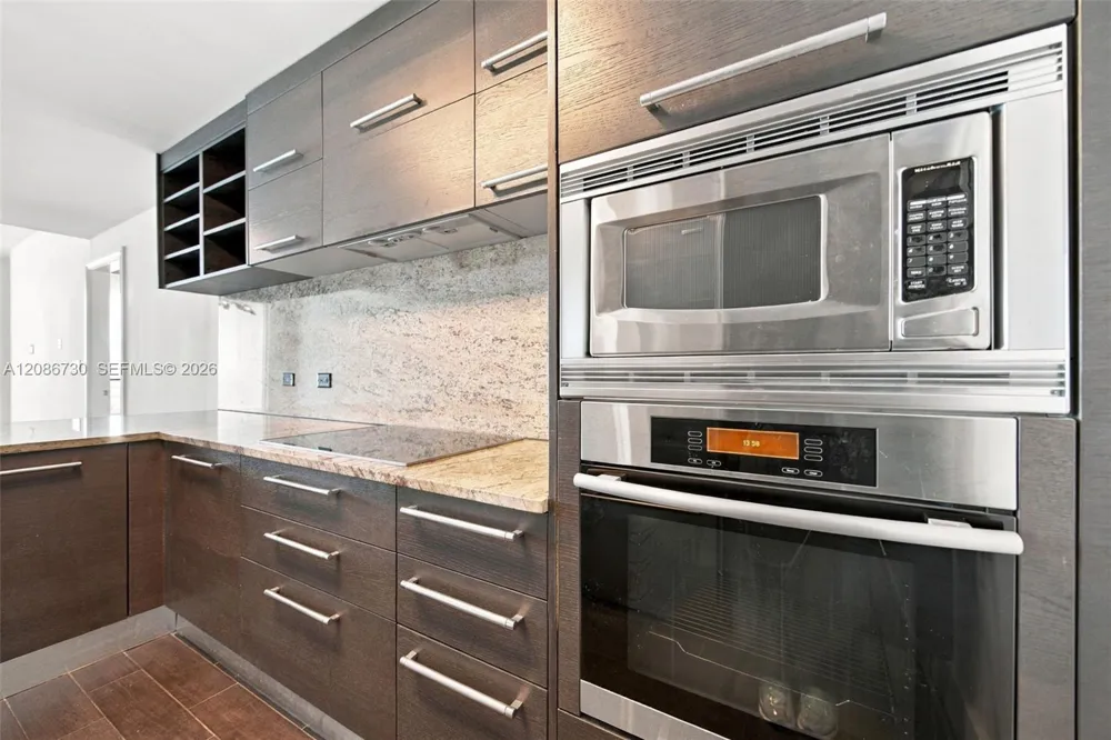 900 Biscayne Blvd #3502 Miami, FL 33132
