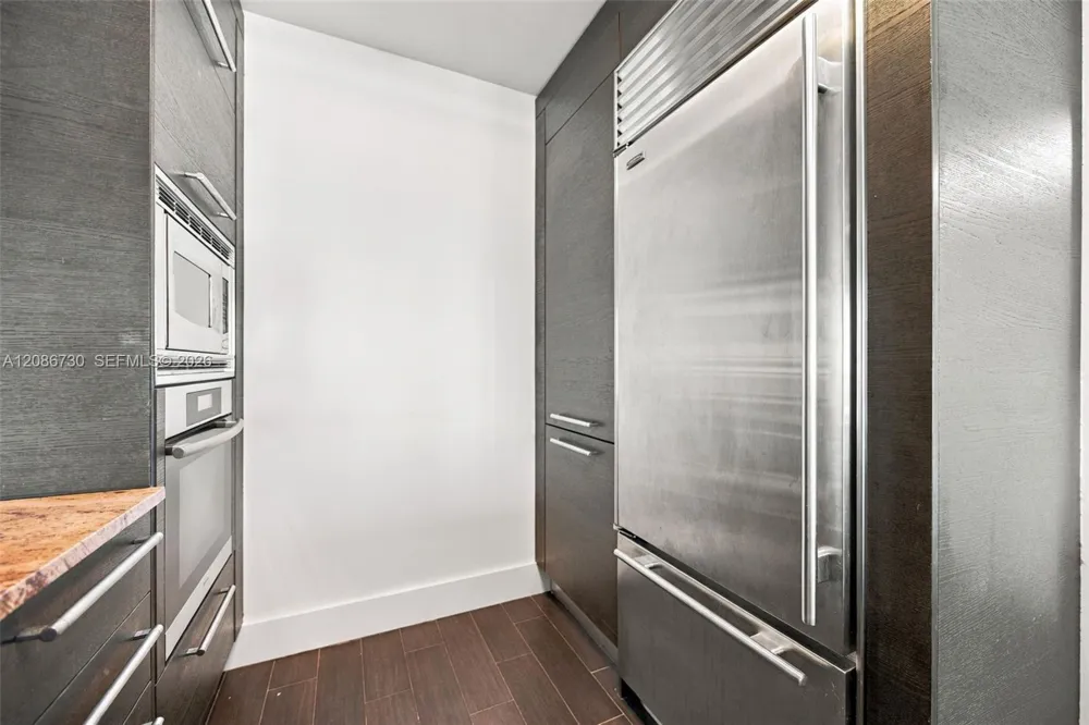 900 Biscayne Blvd #3502 Miami, FL 33132