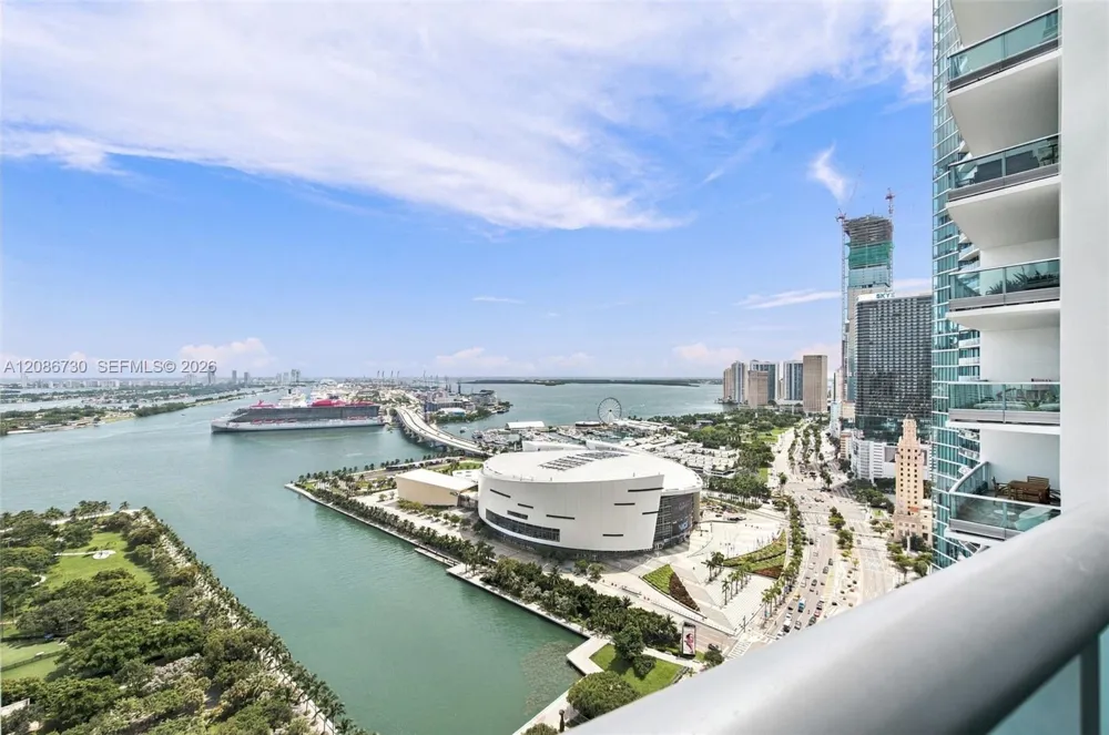 900 Biscayne Blvd #3502 Miami, FL 33132