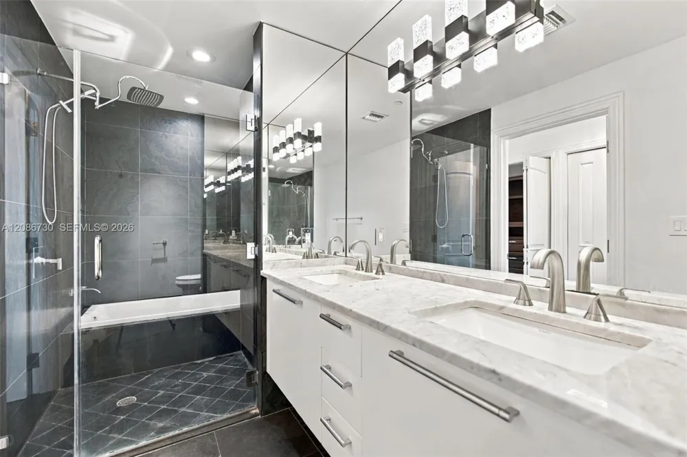 900 Biscayne Blvd #3502 Miami, FL 33132