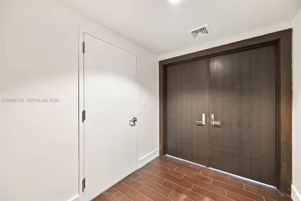 900 Biscayne Blvd #3502 Miami, FL 33132