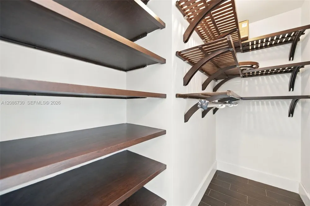 900 Biscayne Blvd #3502 Miami, FL 33132