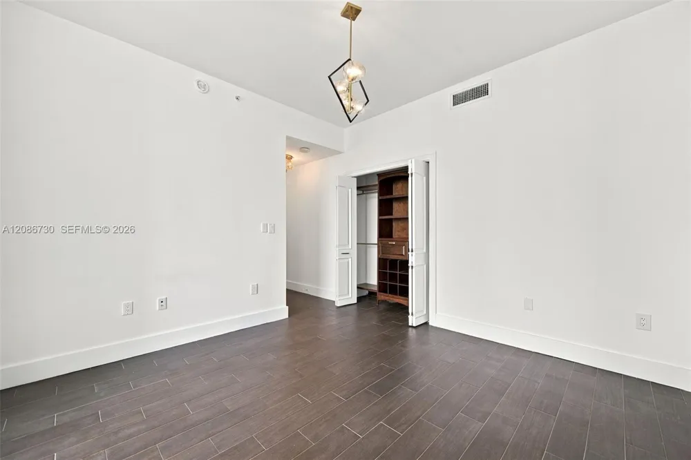 900 Biscayne Blvd #3502 Miami, FL 33132