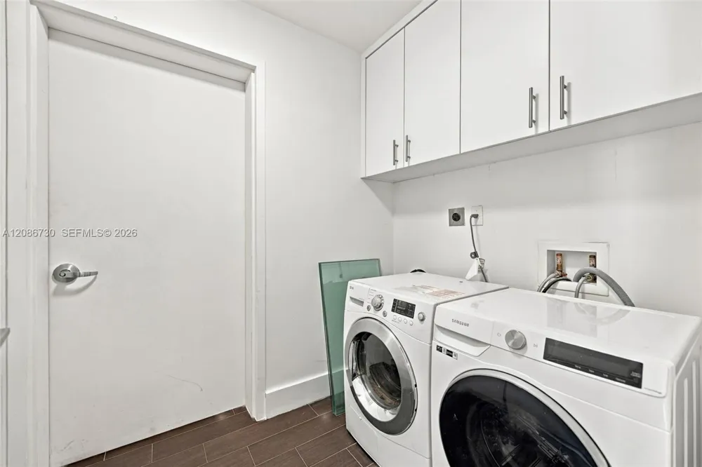 900 Biscayne Blvd #3502 Miami, FL 33132