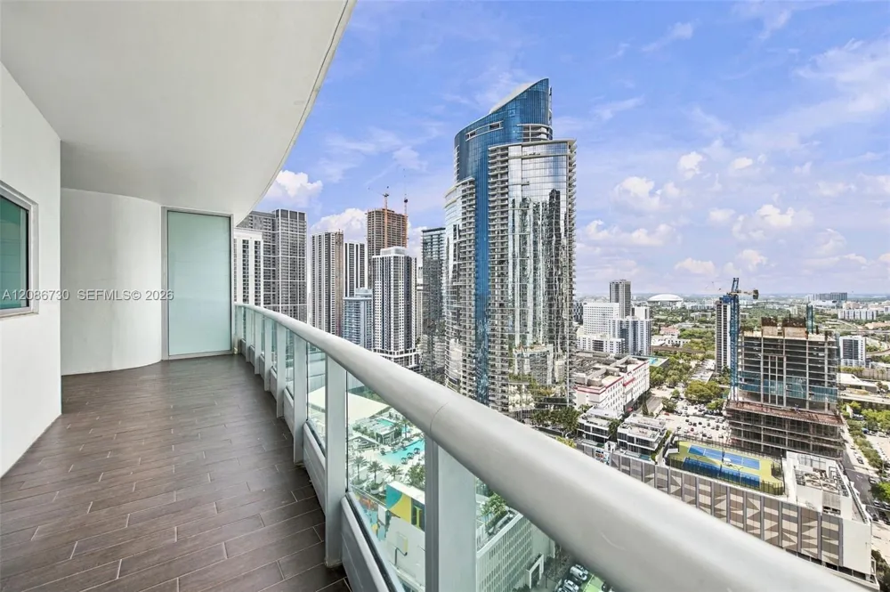 900 Biscayne Blvd #3502 Miami, FL 33132