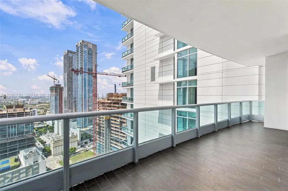 900 Biscayne Blvd #3502 Miami, FL 33132