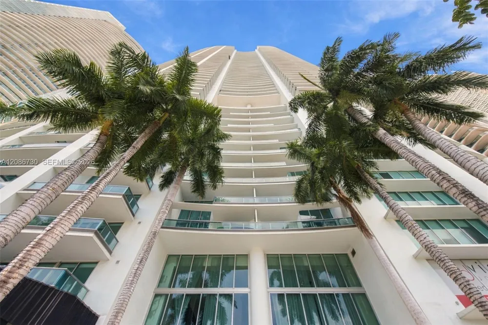 900 Biscayne Blvd #3502 Miami, FL 33132