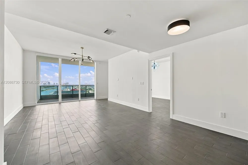 900 Biscayne Blvd #3502 Miami, FL 33132