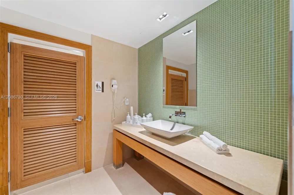 900 Biscayne Blvd #3502 Miami, FL 33132