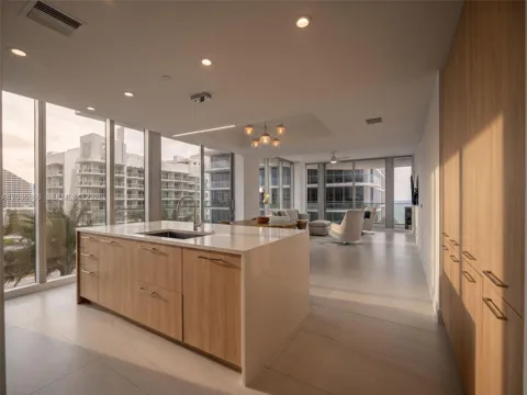 153 N Seabreeze #605-S