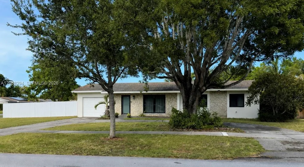 18101 SW 92nd Ave Palmetto Bay, FL 33157