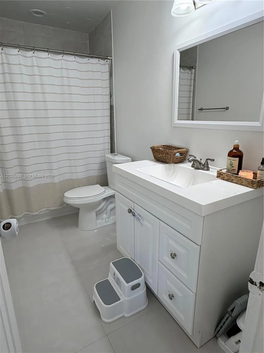 18101 SW 92nd Ave Palmetto Bay, FL 33157