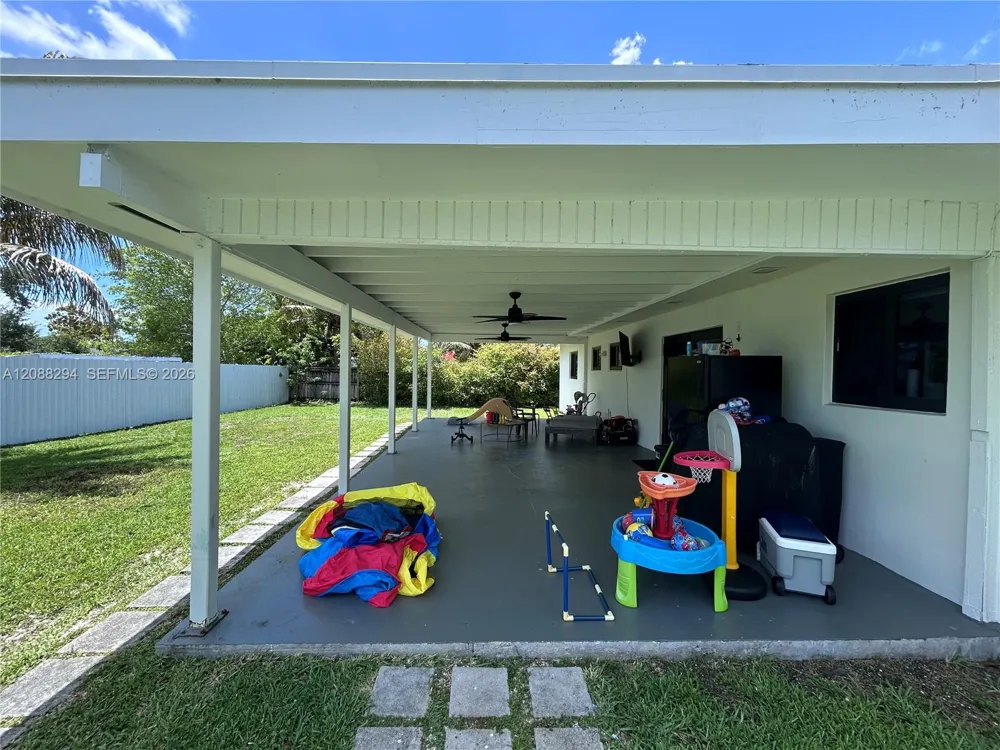 18101 SW 92nd Ave Palmetto Bay, FL 33157