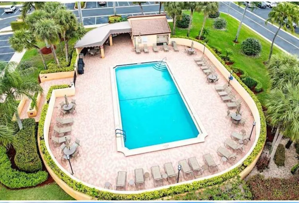 6406 ASPEN GLEN CIRCLE #202 Boynton Beach, FL 33437