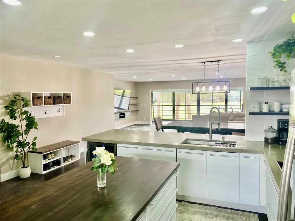 6406 ASPEN GLEN CIRCLE #202 Boynton Beach, FL 33437