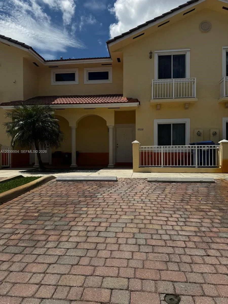 18032 NW 74th Ct #74 Hialeah, FL 33015